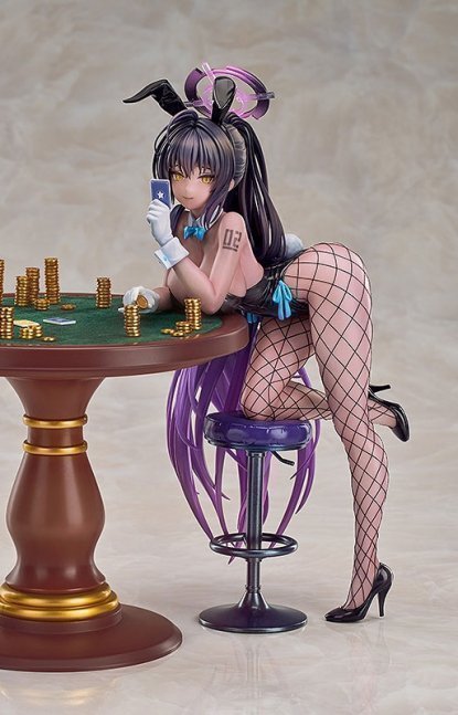 Karin Kakudate 1/7 Figure (Bunny Girl) Game Playing Ver. -- Blue Archive