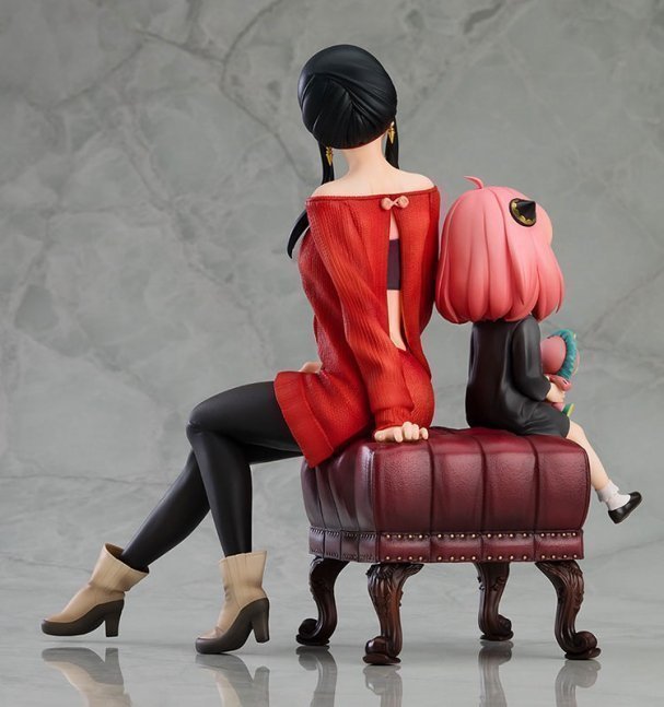 Anya & Yor 1/7 Figure -- Spy x Family