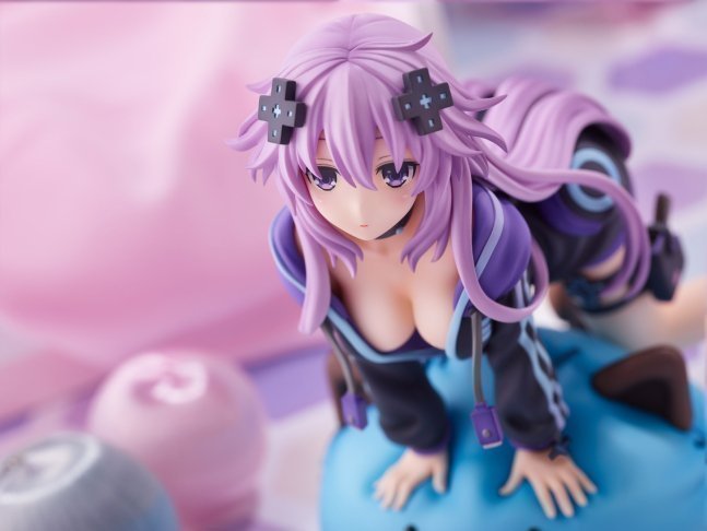 Neptune 1/7 Figure Waking Up Ver. -- New Dimension Game Neptunia VII Dimension Traveler
