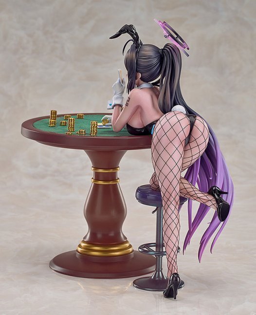 Karin Kakudate 1/7 Figure (Bunny Girl) Game Playing Ver. -- Blue Archive