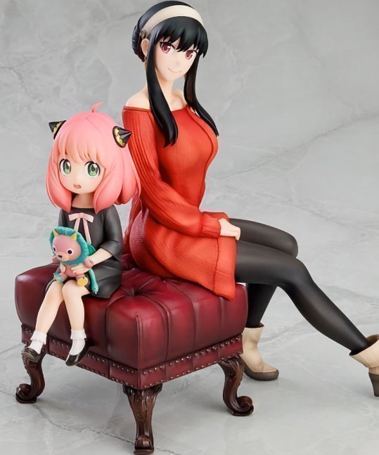 Anya & Yor 1/7 Figure -- Spy x Family