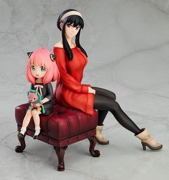 Anya & Yor 1/7 Figure -- Spy x Family
