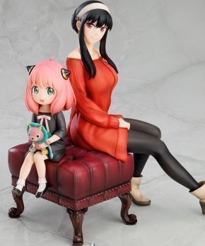 Anya & Yor 1/7 Figure -- Spy x Family